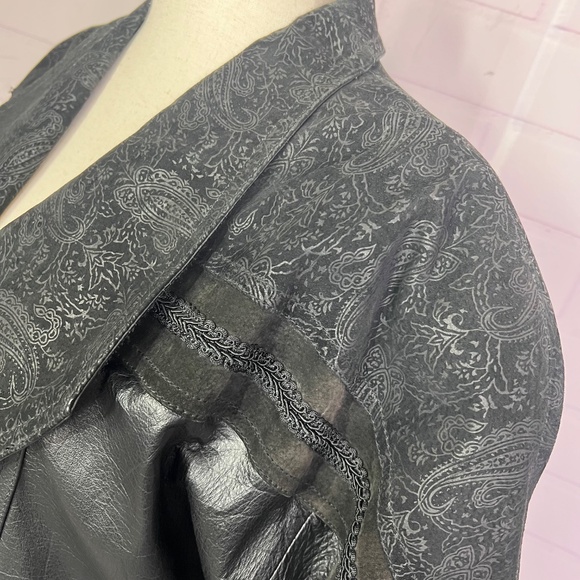 VINTAGE |•WILSONS LEATHER•| PELLE STUDIO Long Black Leather Jacket Size Medium - Picture 5 of 16